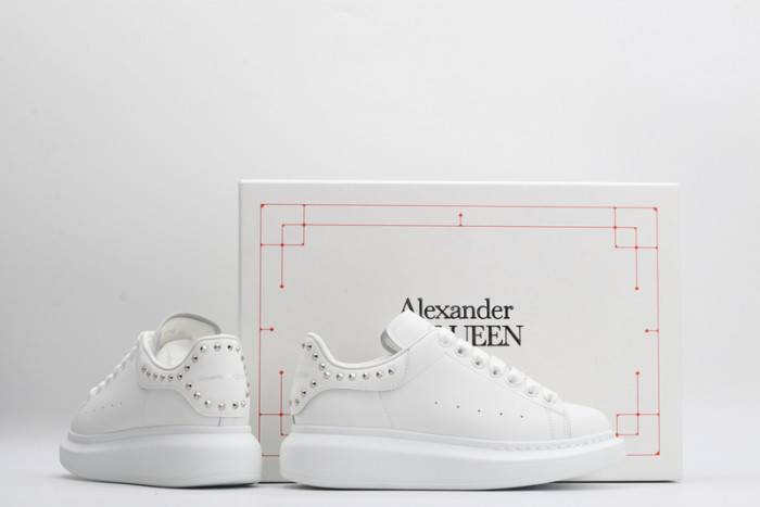 alex mcqu sneakers