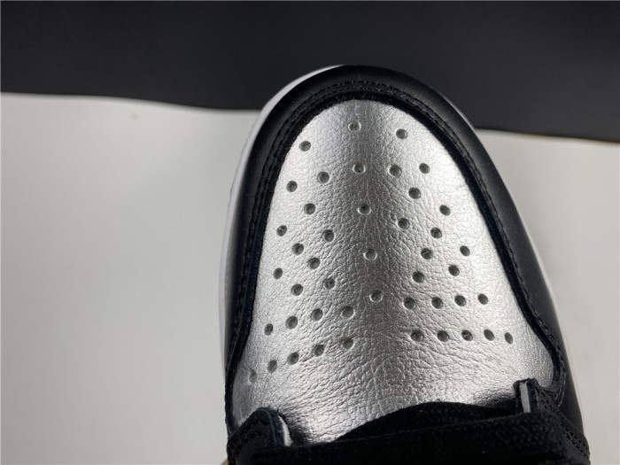 air jordan 1 high og wmns “silver toe” (red box) cd0461-001